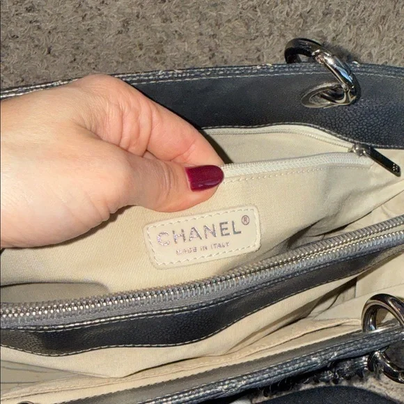 Chanel Gray Quilted Shoulder Bag - Picture 9 of 16